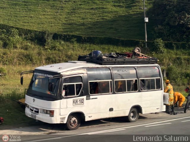 Particular o Desconocido 182 por Leonardo Saturno