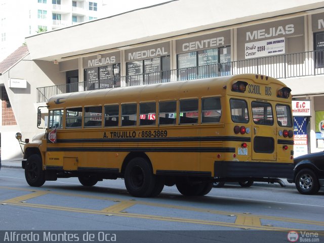 Universitarios y Escolares  por Alfredo Montes de Oca