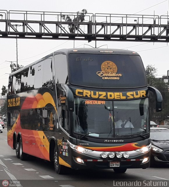 Transportes Cruz del Sur S.A.C. 8148 por Leonardo Saturno
