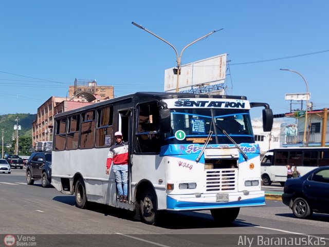 CA - Unin Vivienda Popular Los Guayos 113 por Aly Baranauskas