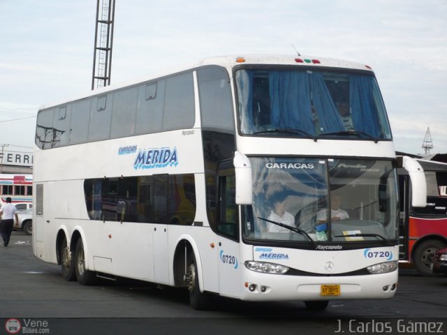 Expresos M�rida 0720 por J. Carlos G�mez