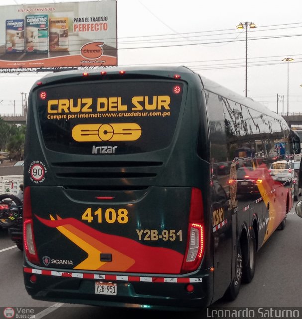 Transportes Cruz del Sur S.A.C. 4108 por Leonardo Saturno