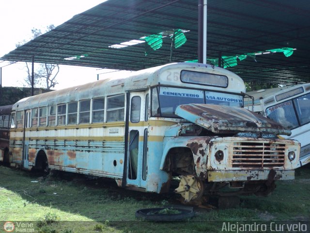 En Chiveras Abandonados Recuperaci�n AC0039 por Alejandro Curvelo