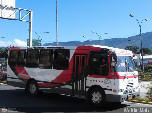 Coop. Transporte Menca de Leoni 063 por Waldir Mata