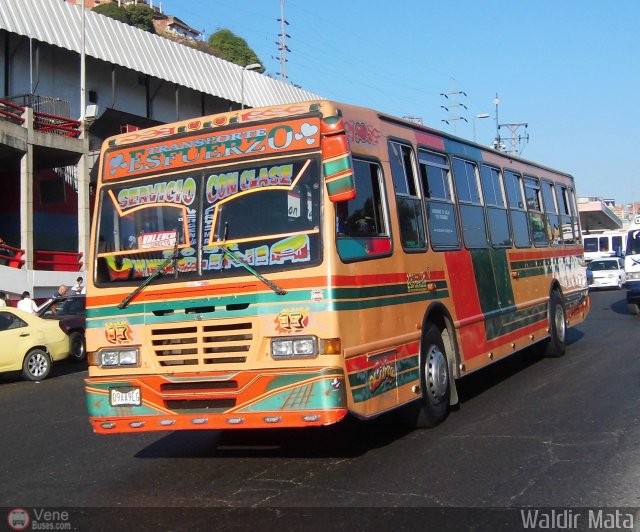 Transporte El Esfuerzo 17 por Waldir Mata