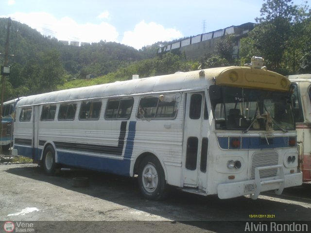 Particular AR-00 por Alvin Rondn