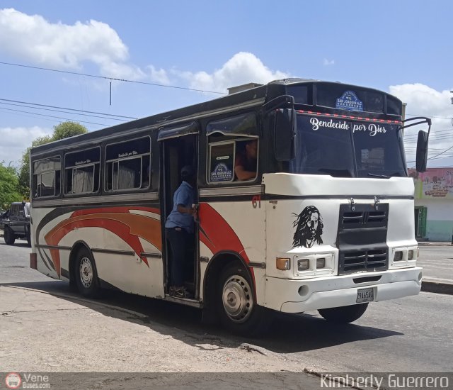 A.C. Uni�n de Transporte San Joaqu�n 61 por Kimberly Guerrero