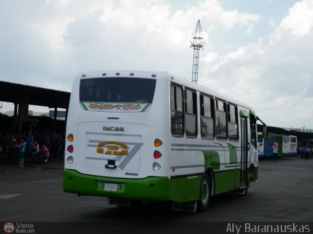 U.C. 23 de Enero 102 por Aly Baranauskas