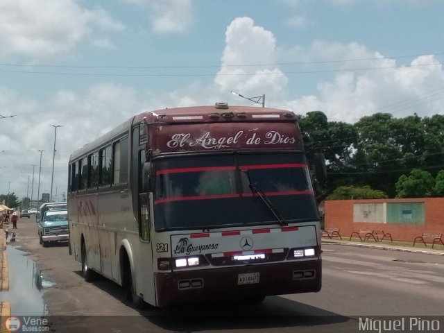 Expresos La Guayanesa 321 por Miguel Pino