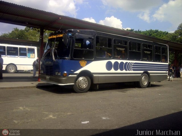 Coop. de Transporte La Candelaria 87 por Junior Marchan