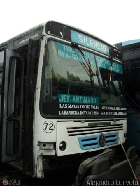 DC - Autobuses de El Manicomio C.A 72 por Alejandro Curvelo