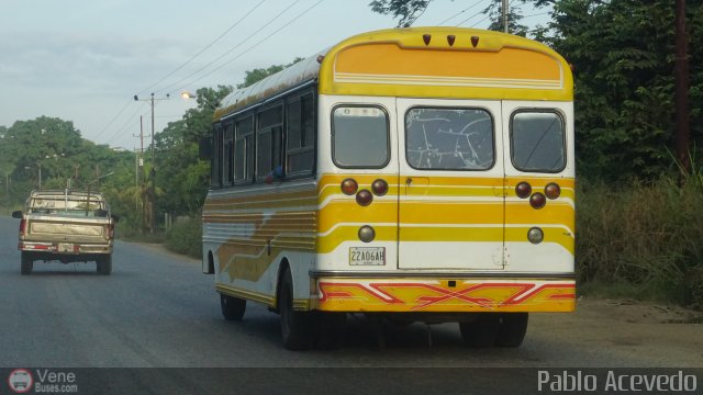 Particular o Desconocido 22A por Pablo Acevedo