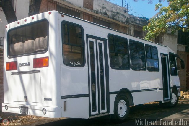 Organizaciones Unidas de C. Caracas - La Guaira 214 por Michael Caraballo