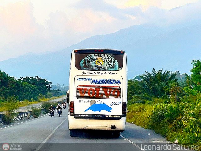 Expresos M�rida 0237 por Leonardo Saturno