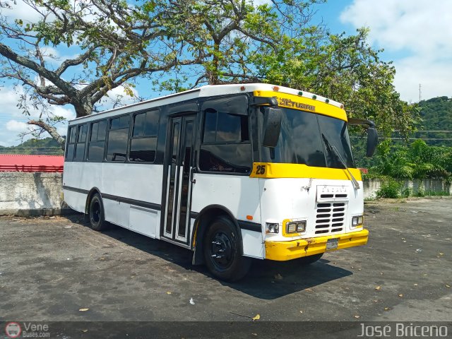 L�nea 1ero de Octubre 025 por Jos� Brice�o