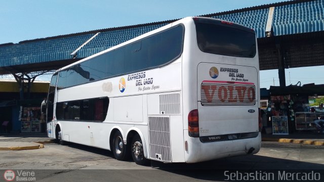 Expresos Del Lago 2136 por Sebasti�n Mercado