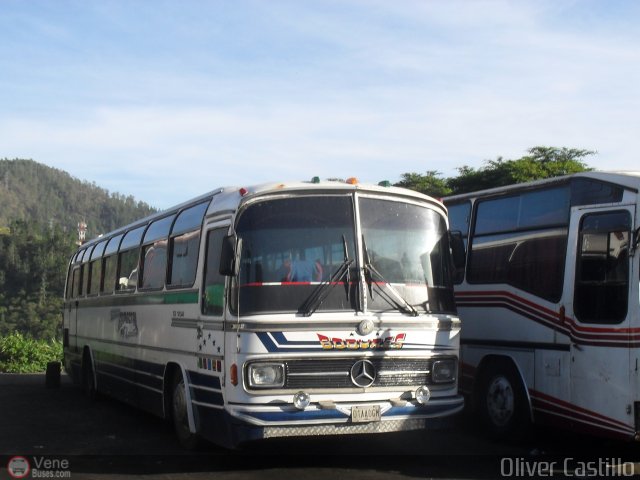 Particular o Desconocido 1373 por Oliver Castillo