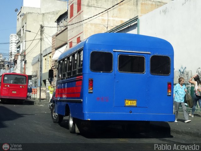 Particular o Desconocido 405 por Pablo Acevedo