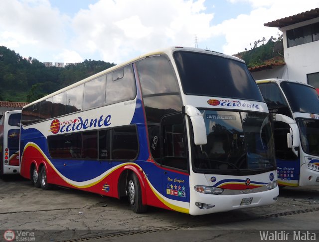 Expresos Occidente 261 por Waldir Mata