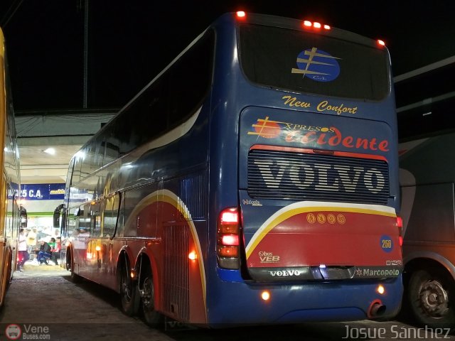 Expresos Occidente 250 por Josue S�nchez