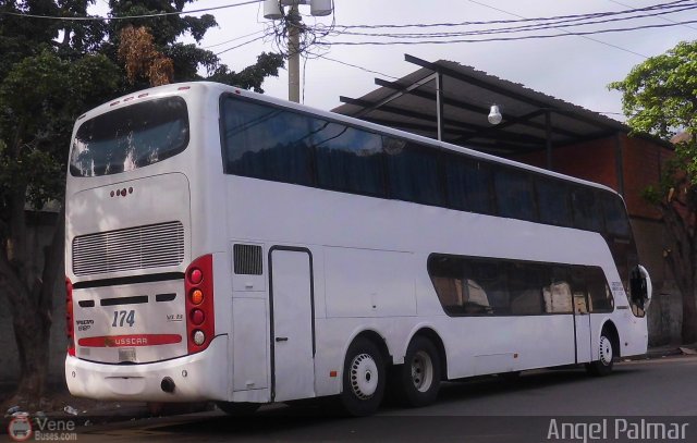 Cruceros Oriente Sur 174 por Waldir Mata