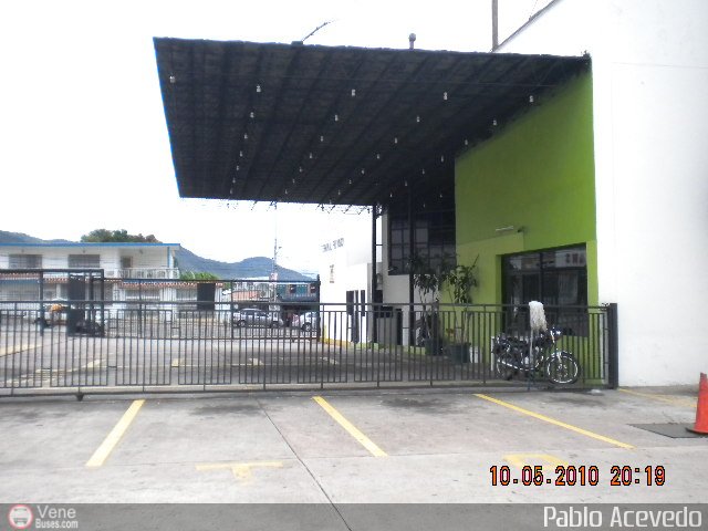 Garajes Paradas y Terminales San-Cristobal por Pablo Acevedo