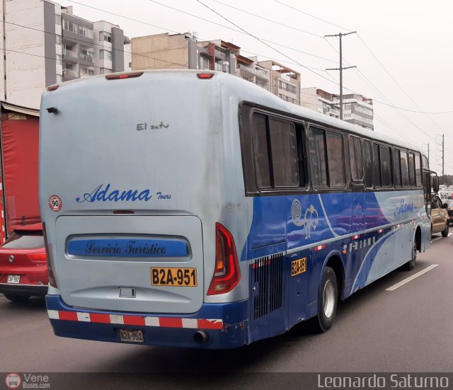 Adama Tours 951 por Leonardo Saturno