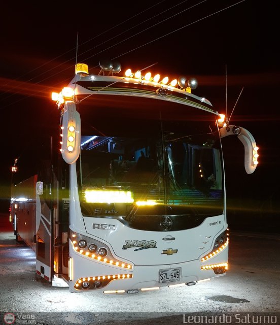 Particular o Desconocido 1098 por Leonardo Saturno