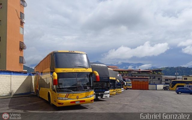 Garajes Paradas y Terminales San Crist�bal por Gabriel Gonz�lez