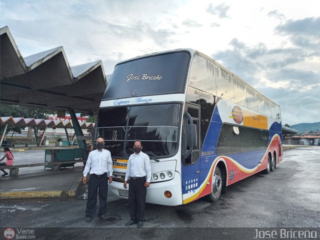 Profesionales del Transporte de Pasajeros 611 por Jos Briceo