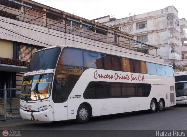 Cruceros Oriente Sur 110 por Waldir Mata