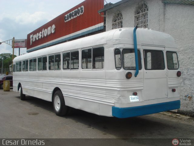 Particular NO USAR MÁS 20 por Cesar Ornelas