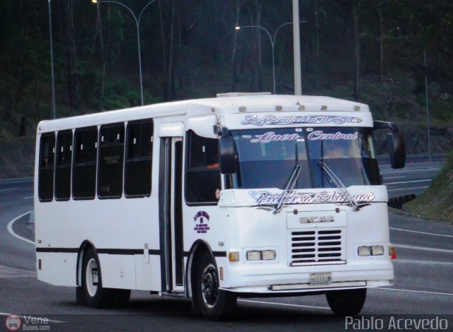 U.C. Línea Central 006 por Pablo Acevedo