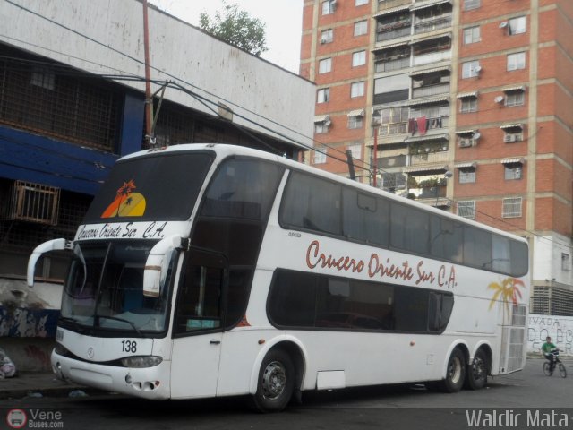 Cruceros Oriente Sur 138 por Waldir Mata