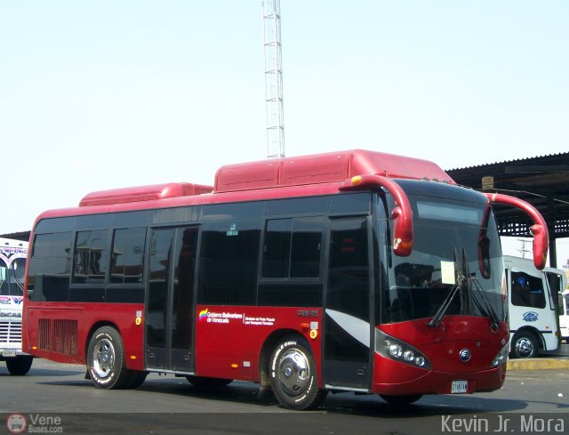 Particular o Desconocido 0368 por Kevin Mora