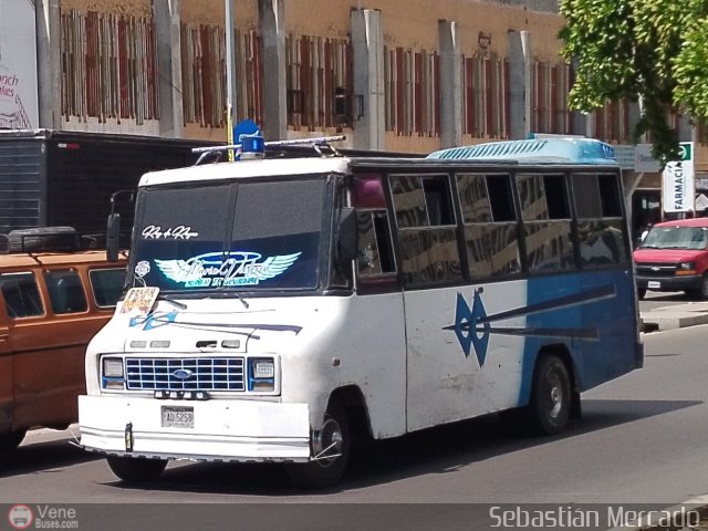 ZU - U.C. Barrio La Polar 185 por Sebasti�n Mercado