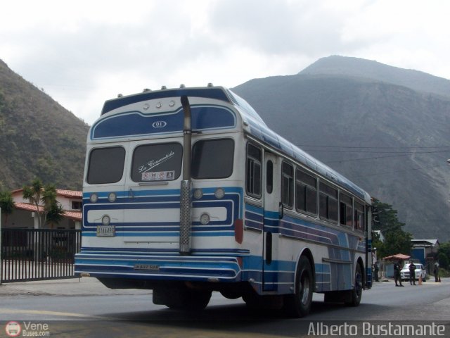 Expresos Continente C-01 por Alberto Bustamante