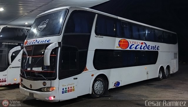Expresos Occidente 116 por C�sar Ram�rez