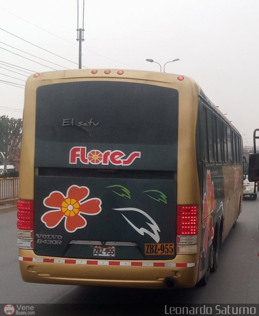 Transporte Flores Hermanos S.R.L 955 por Leonardo Saturno