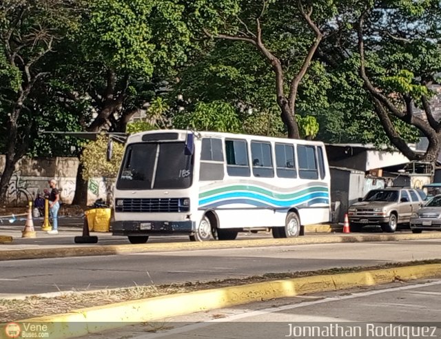 Particular o Desconocido CARACAS por Jonnathan Rodr�guez