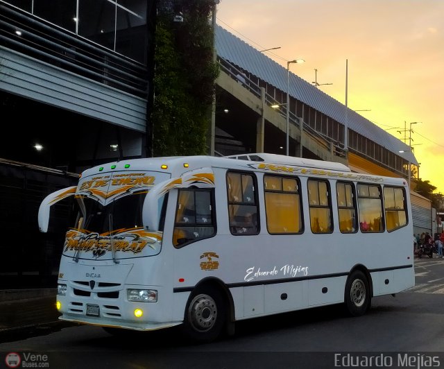 U.C. 23 de Enero 182 por Eduardo Mej�as