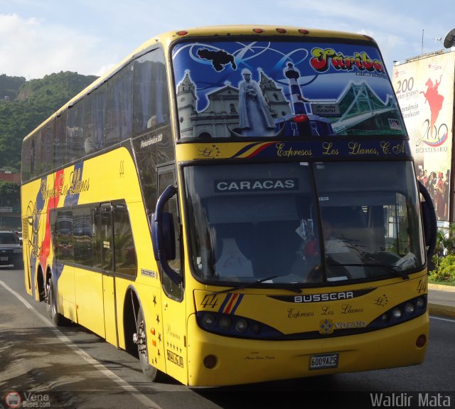 Expresos Los Llanos 044 por Waldir Mata