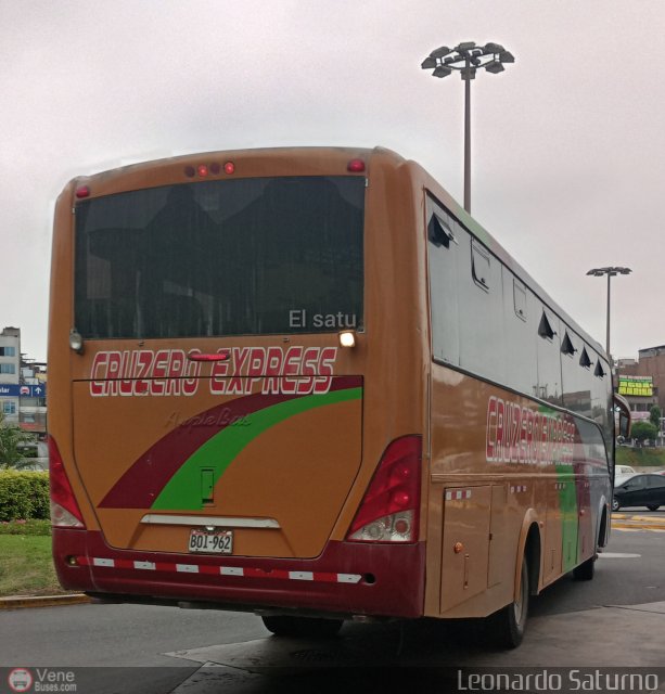 Internacional Crucero Express S.A.C. 962 por Leonardo Saturno