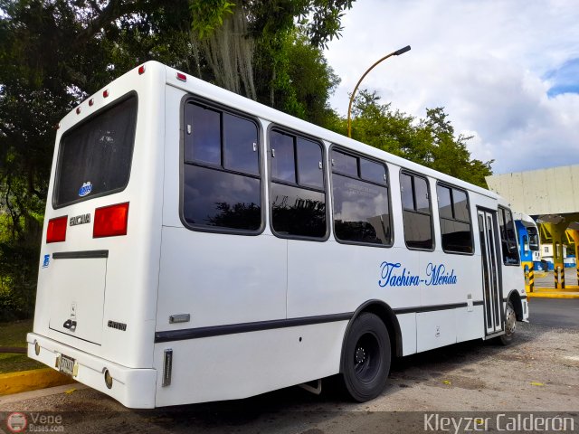 A.C. Mixta de Transporte Tchira Mrida R.L. 0014 por Kleyzer Caldern
