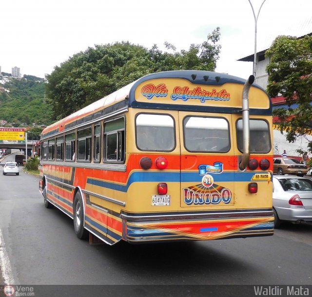 Transporte Unido 041 por Waldir Mata