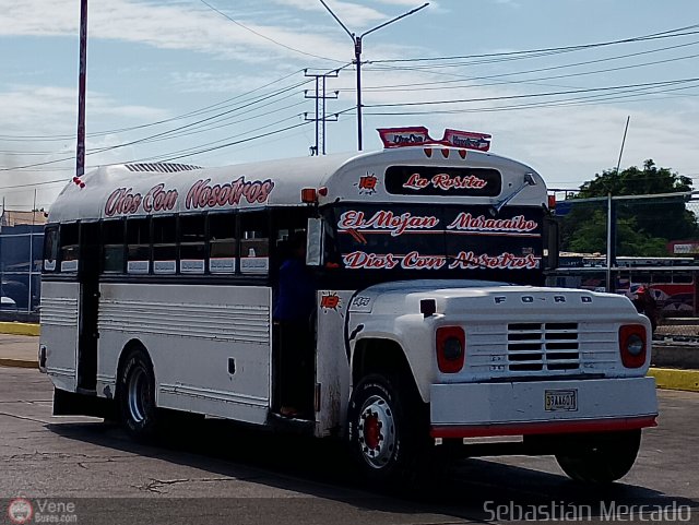 Colectivos La Rosita 18 por Sebasti�n Mercado