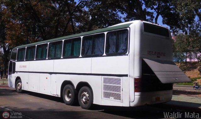 Expresos Isla Mar 2002 por Waldir Mata