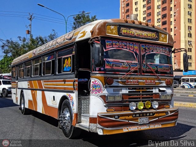 L�nea R�o Claro 20 por Santiago Dorante