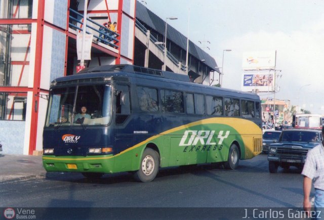 Orly Zulia de Venezuela C.A. 001 por J. Carlos Gámez
