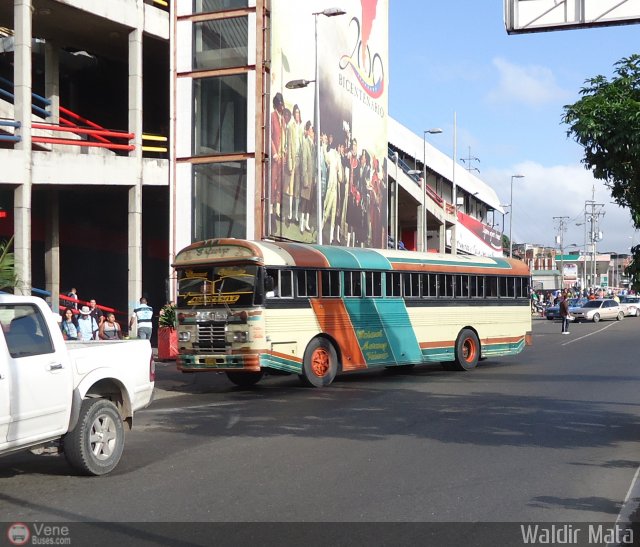 Transporte El Esfuerzo 30 por Waldir Mata